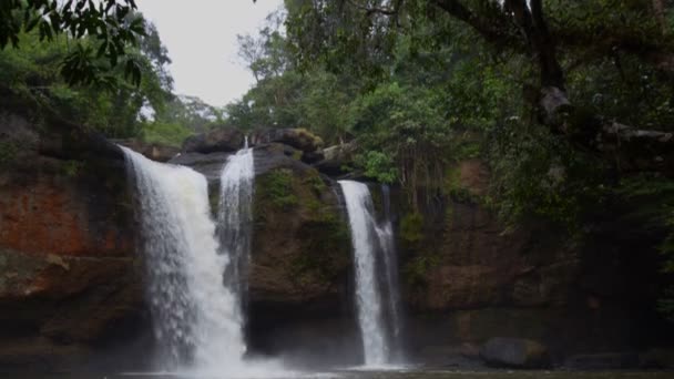 Cascata Haew Suwat Nel Parco Nazionale Khao Yai Thailandia — Video Stock