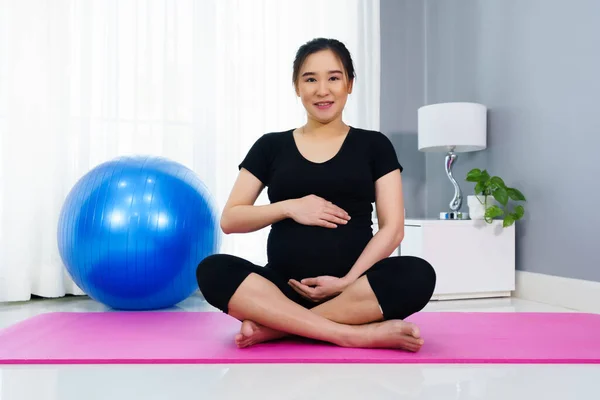 Pregnant Woman Doing Yoga Exercise Living Room Home — Stock Photo, Image