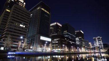 Tokyo 'daki ofis binaları gece, Japonya
