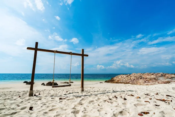 Balançoire Bois Sur Plage Mer Koh Munnork Island Rayong Thaïlande — Photo