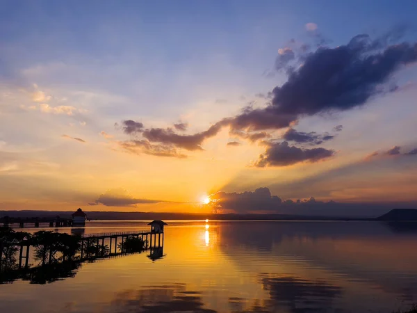 Krásný Západ Slunce Řece Přehrady Lum Chae Khonburi Nakhon Ratchasima — Stock fotografie