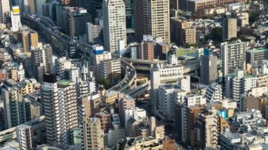 Metropolitan Otoyolu kavşağı yolu ve şehir Tokyo, Japonya 'da zaman aşımı