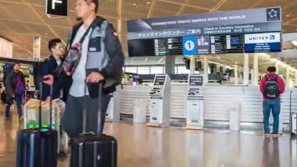 Tokio Japan März 2019 Fluggäste Laufen Zeitraffer Abflugbereich Von Terminal — Stockvideo
