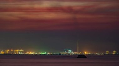 Rayong, Tayland 'daki Rafineri Fabrikası' nda gece gündüz gecikme.