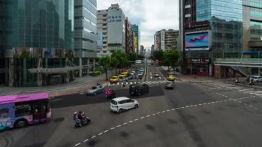 Taipei, Tayvan - 9 Haziran 2019: Taipei, Tayvan 'da trafiğin zaman aşımı