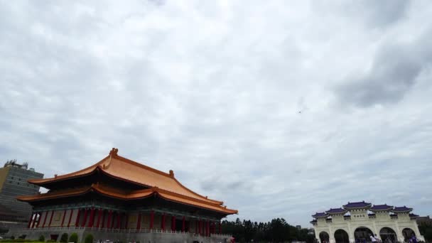 Panning Shot National Theater Hall Liberty Square Main Gate Chiang — Vídeo de Stock