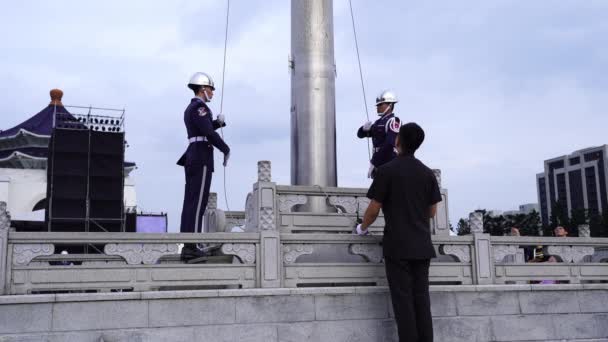 Taipei Taiwan June 2019 Honor Guards Taiwanese Flag Lowering Ceremony — Vídeo de Stock