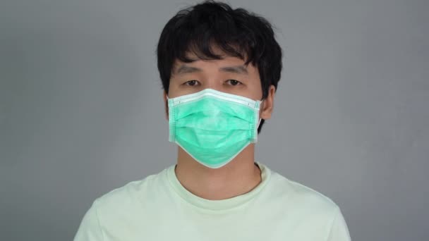Mladý Muž Chirurgickou Maskou Lékařská Maska Ochrana Proti Virům — Stock video