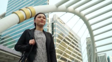 happy business woman in the city