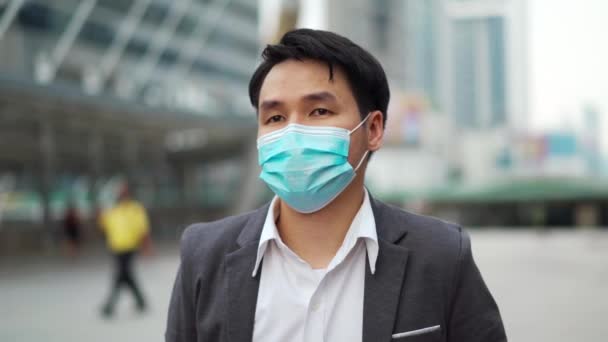 Forretningsmand Med Medicinsk Maske Coronavirus Covid Pandemi Byen – Stock-video