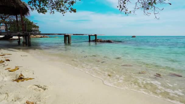 Деревянный Мост Морской Пляж Небом Острове Маннорк Район Таиланд — стоковое видео