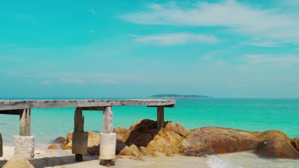 Houten Brug Zee Strand Met Lucht Bij Koh Munnork Island — Stockvideo