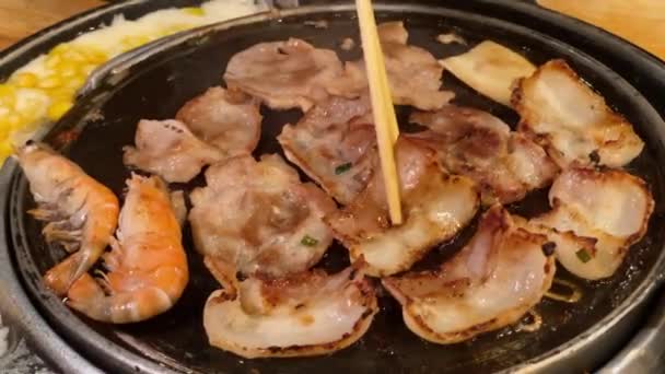 Koreanischer Schweinegrill Restaurant — Stockvideo