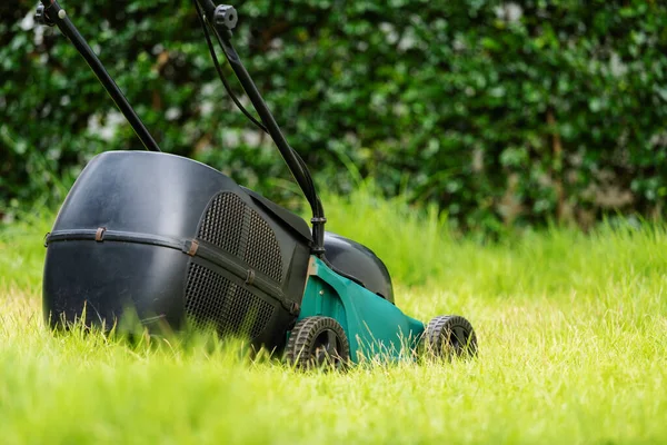 Law Mower Green Grass Home — Stock Photo, Image