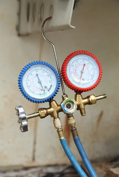 klimalar doldurmak için manometreler