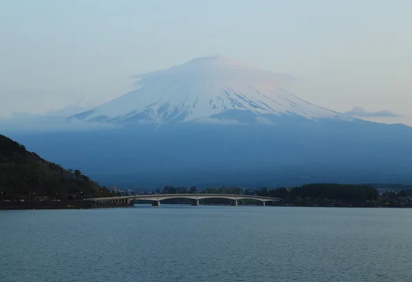 Monte Fuji, vista desde el lago Kawaguchiko — Foto de Stock