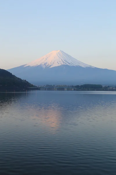 Mount fuji, widok z jeziora kawaguchiko — Zdjęcie stockowe