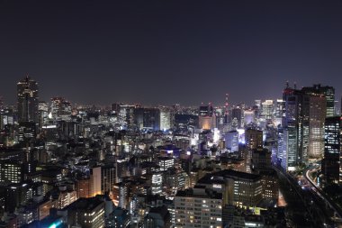 Geceleri Tokyo şehri manzarası 