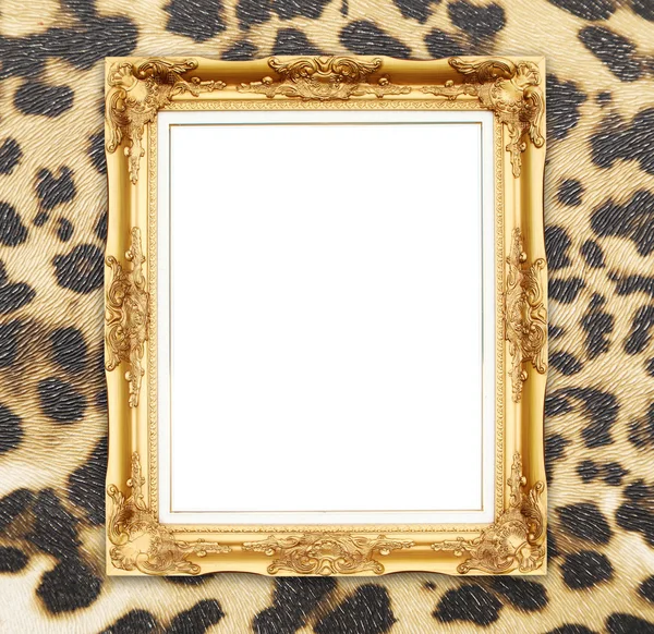 Marco dorado en blanco con textura de leopardo — Foto de Stock