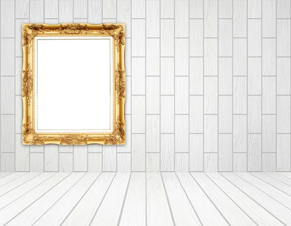 Lege gouden frame in kamer met witte houten muur (blok stijl) een — Stockfoto