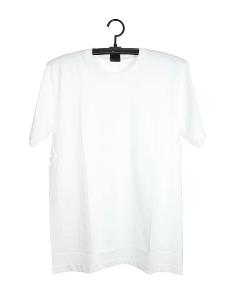 T-shirt no cabide isolado em branco — Fotografia de Stock