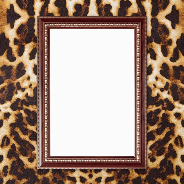 Leeg frame van hout op leopard textuur — Stockfoto