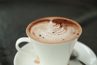 Bir fincan sıcak çikolata.