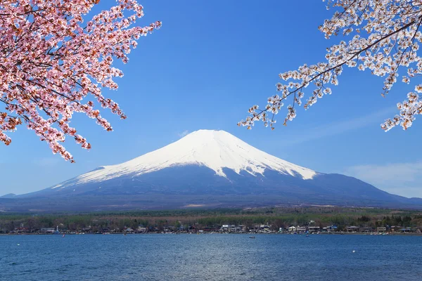 Mt.Fuji at Lake Yamanaka, Japan — Stock Photo, Image