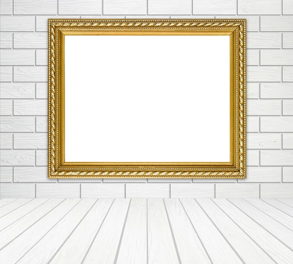 Quadro dourado na sala com parede de madeira branca (estilo bloco) e madeira — Fotografia de Stock