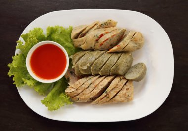 Vietnamca sosis domuz soslu