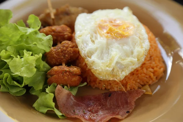 Conjunto de café da manhã estilo americano, arroz frito — Fotografia de Stock