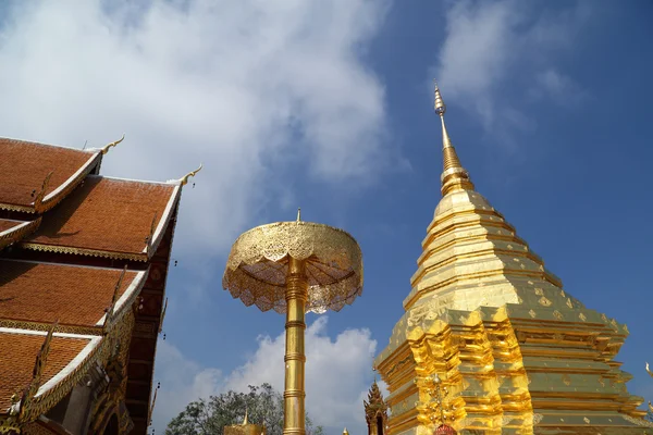 Templo de Wat Phrathat Doi Suthep en la provincia de Chiang Mai — Foto de Stock