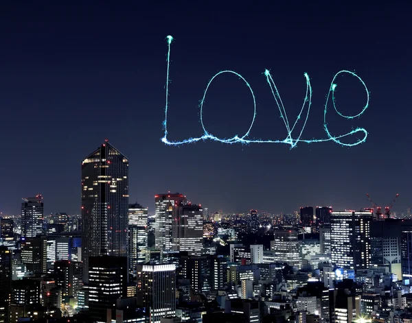 Love sparkle Fireworks celebrating over Tokyo cityscape at night — Stock Photo, Image