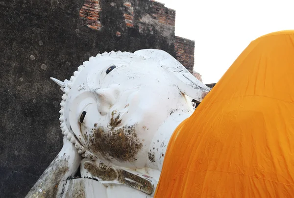 Reclinando Buda em Wat Yai Chaimongkol, Tailândia — Fotografia de Stock