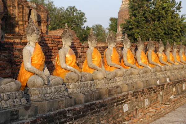 Estado de Buda em Wat Yai Chaimongkol na Tailândia — Fotografia de Stock