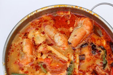 Tom Yum Goong - Tay sıcak ve baharatlı karides çorbası 