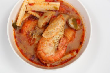 Tom Yum Goong - Tay sıcak ve baharatlı karides çorbası 