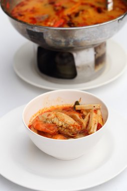 Tom Yum Goong - Tay sıcak ve baharatlı karides çorbası 