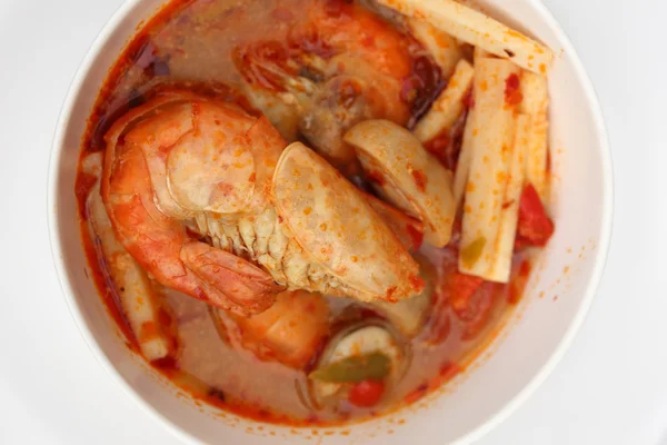 Tom Yum Goong - Zuppa calda e piccante tailandese con gamberetti — Foto Stock