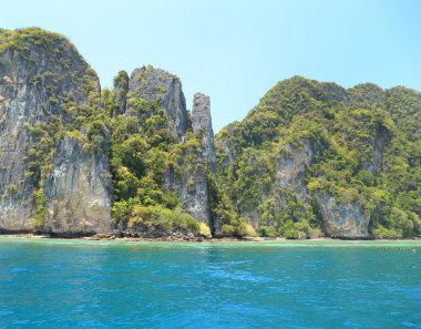 Cliff ve berrak Denizi Phi Phi Leh Adası