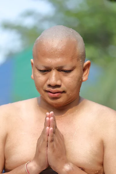 Male who will be monk shaving hair for be Ordained — Stok fotoğraf