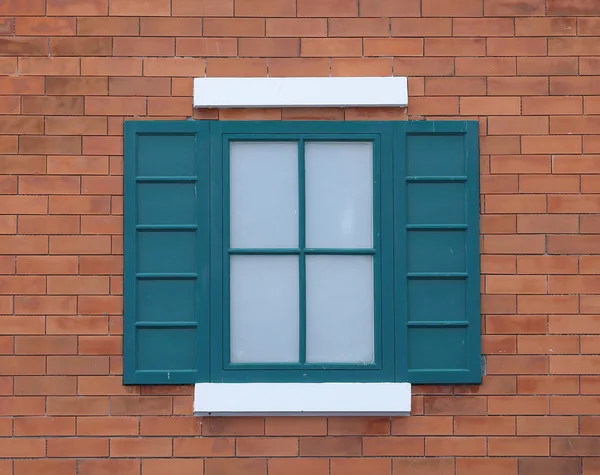 Vintage-Fenster mit Wandhintergrund — Stockfoto