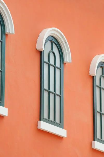 Vintage ventana con fondo de pared — Foto de Stock