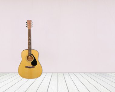 boş boş odada gitar