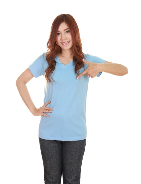 Junge schöne Frau mit leerem T-Shirt — Stockfoto