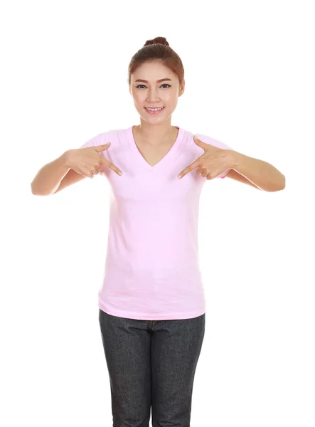 Mladá krásná žena s prázdnou tričko — Stock fotografie