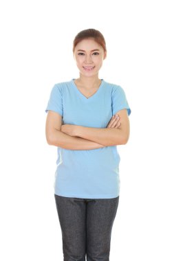 çarpı işareti, kollu t-shirt giyen kadın