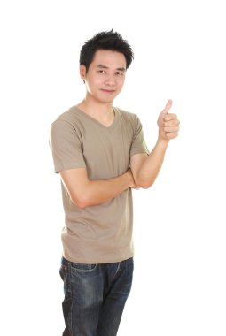 başparmak yukarıya ile boş t-shirt erkekte