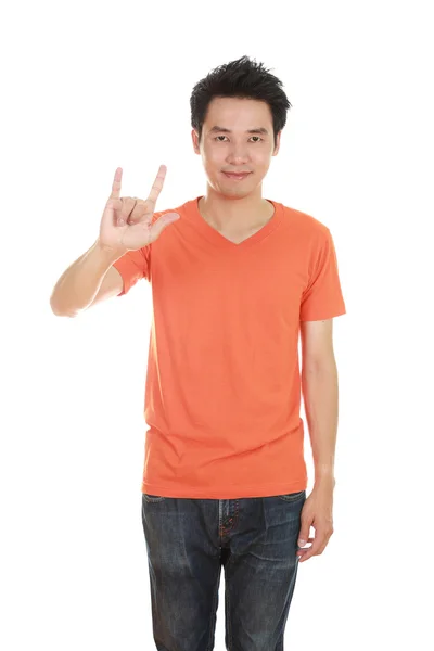 Człowiek w t-shirt z ręką znak że kocham cię — Zdjęcie stockowe