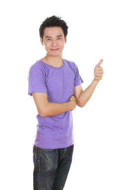 başparmak yukarıya ile boş t-shirt erkekte